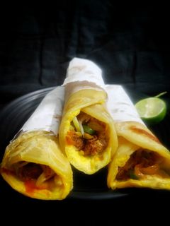 এগ চিকেন টিক্কা রোল (Egg chicken tikka roll recipe in Bengali) রেসিপির প্রধান ছবি