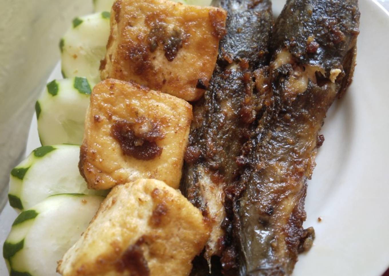 Lele Bakar diKecapin
