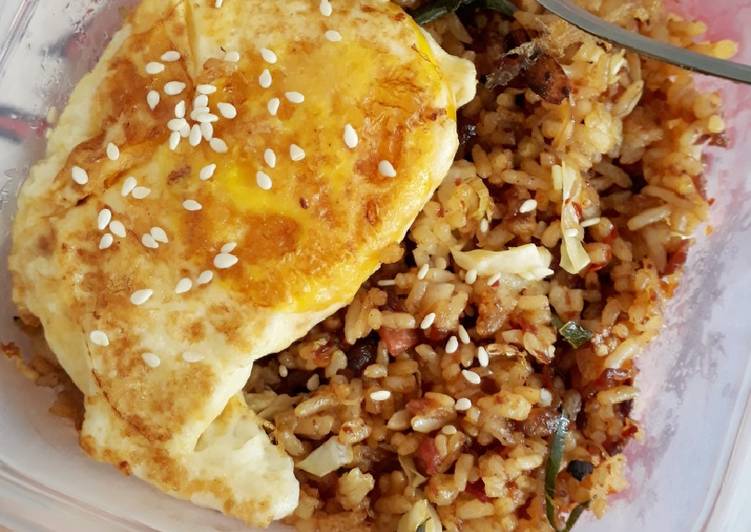 Cara termudah untuk Tips AppetizingNasi Goreng Kornet 
