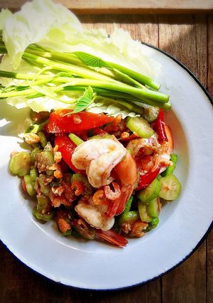 รูปของ ตำกะปิตะลิงปลิงกุ้งสด