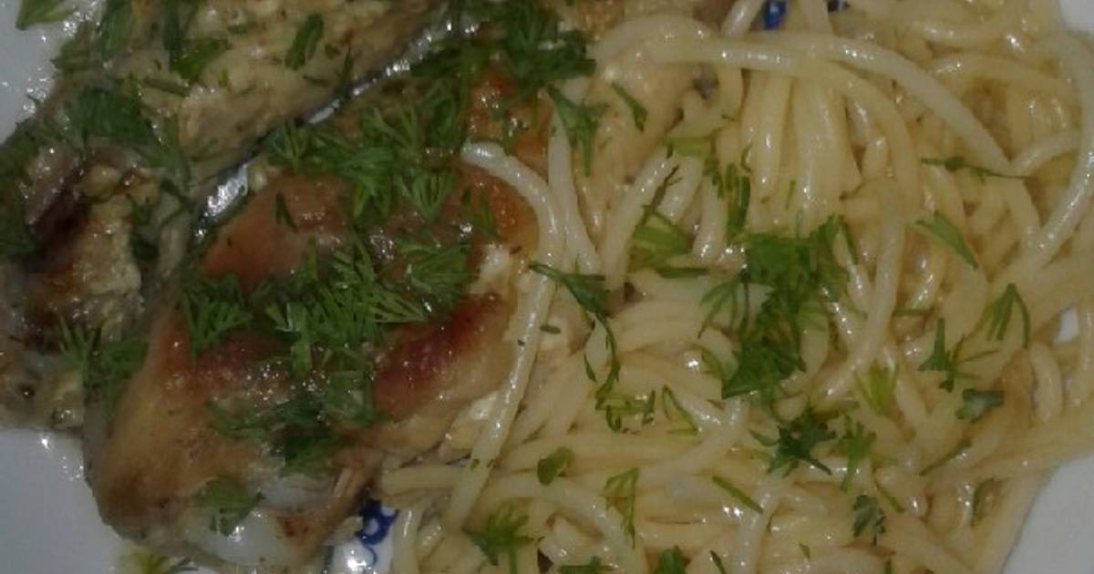 куриная голень в сметанном соусе. ножки, тушеные в сметане. куриные ножки в сметане в мультиварке. куриные ножки в сметанном соусе в мультиварке. голень в сметане в духовке.