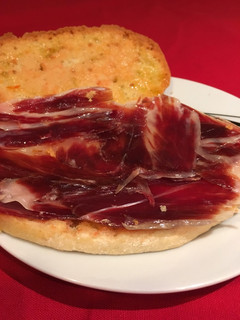 Una foto de Mollete tostado con jamón
