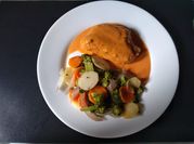Una foto de suprema rellena con crema