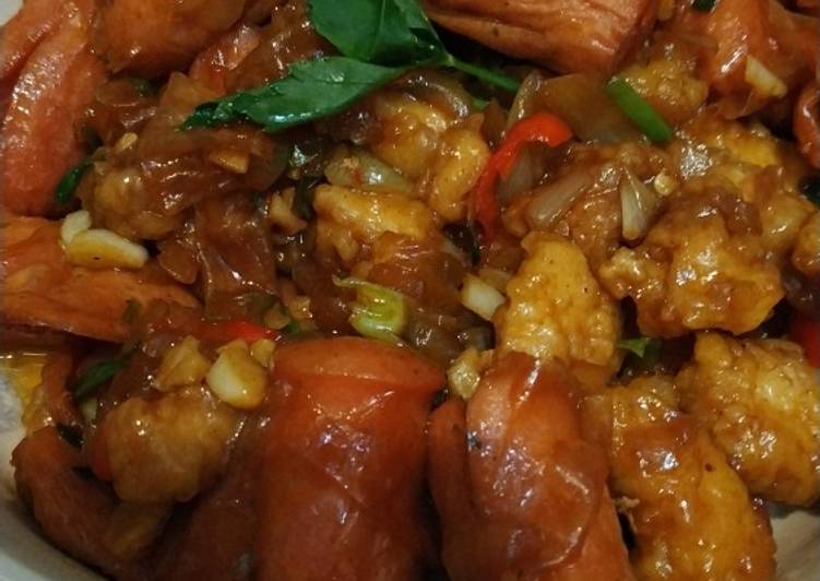 Langkah Mudah untuk Membuat Ayam dan sosis saus mentega yang Bisa Manjain Lidah