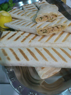 A picture of Chicken Shawarma with Lemon and Celery.