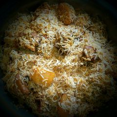 A picture of Kolkata Style Chicken Biryani :-.