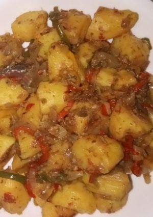 A picture of Curried potatoes.
