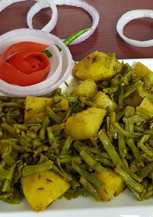 मोगरी आलू की सब्जी (Mogri aloo ki sabzi recipe in hindi) रेसिपी मुख्य फोटो