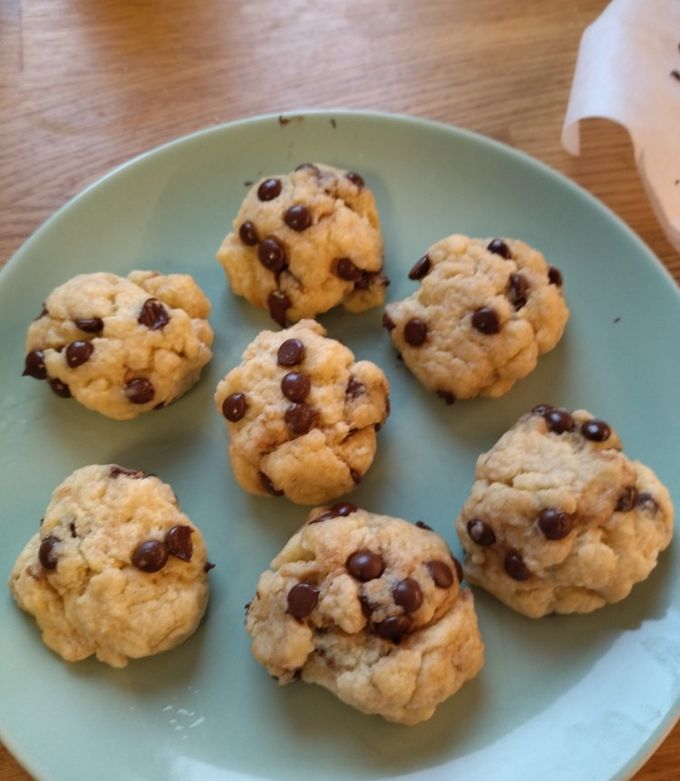 Mikrós csokidarabos keksz🍪 recept fotója