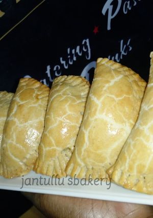 A picture of Baked Nigerian meatpie with a twist.