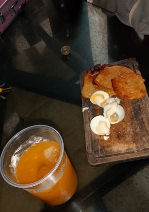 Una foto de Arepas de dulce con huevo cocido