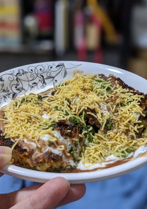 A picture of Aloo Tikki Chaat.