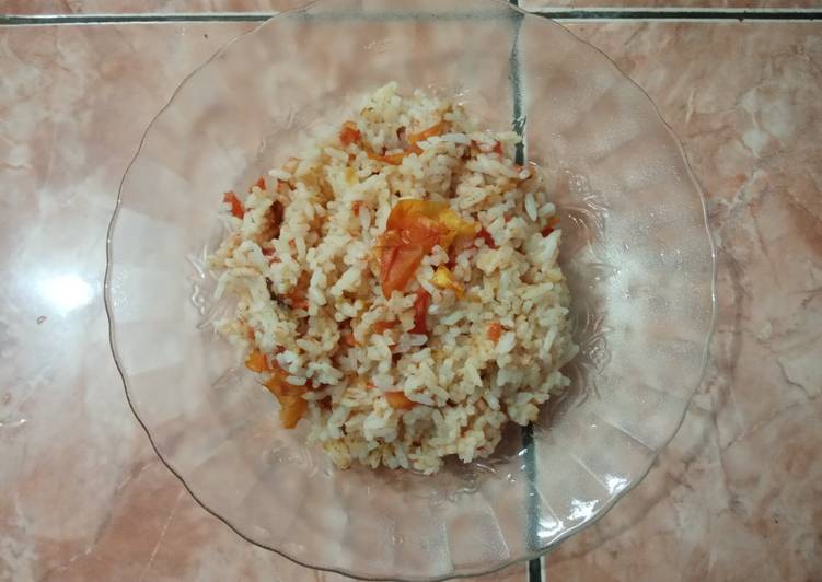 72) Nasi Tomat