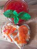 Wassermelonenmarmelade mit Rosenwasser, Minze und Apfel