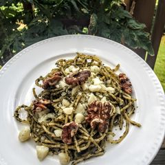 A picture of Basil Mint Pesto.