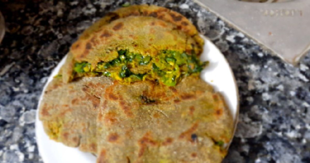 Rotlo Samples Kathiyavadi Bajra No Bharelo Rotlo Recipe by Naznin Shahabuddin ...