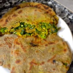 A picture of Kathiyavadi bajra no bharelo rotlo.