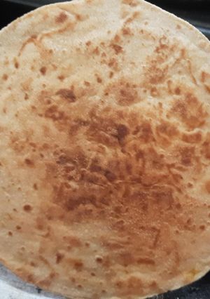 शिळ्या पोळीचा खाकरा (Left Over Policha Khakhra Recipe In Marathi) रेसिपी चे मुख्य फोटो 