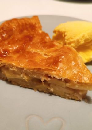 A picture of Irish Apple Tart.