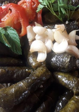 صورة لوصفة ورق عنب بخضار (يالنجي)