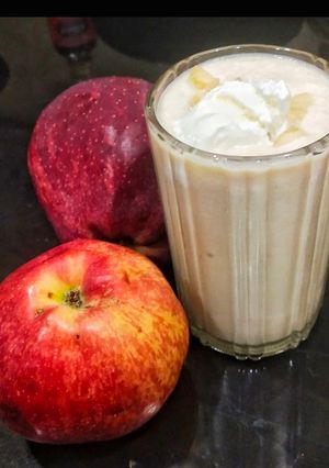 A picture of Apple Milkshake.