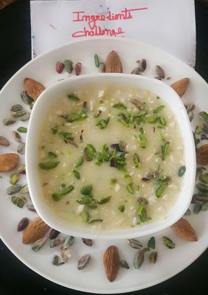 A picture of Apple kheer.