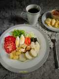 Gado-Gado (Indonesian salad with peanut sauce)