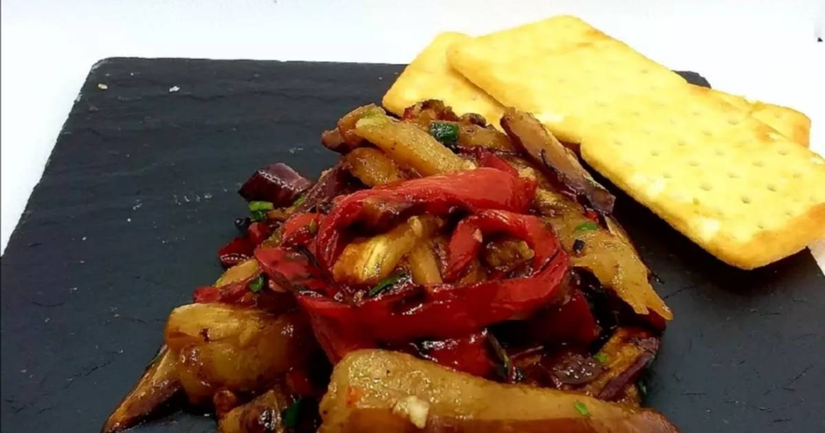 Antipasto de berenjena y pimiento rojo Receta de Fini Bautista Angulo