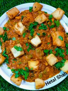 मटर पनीर इन कढाई (matar paneer in kadai recipe in Hindi) रेसिपी मुख्य फोटो
