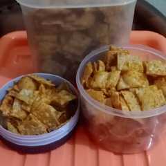 รูปของ Kulit Pangsit Goreng Pedas ala anak kos