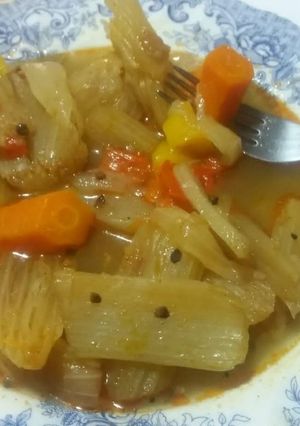 Una foto de Estofado de cardos con verduras 😋