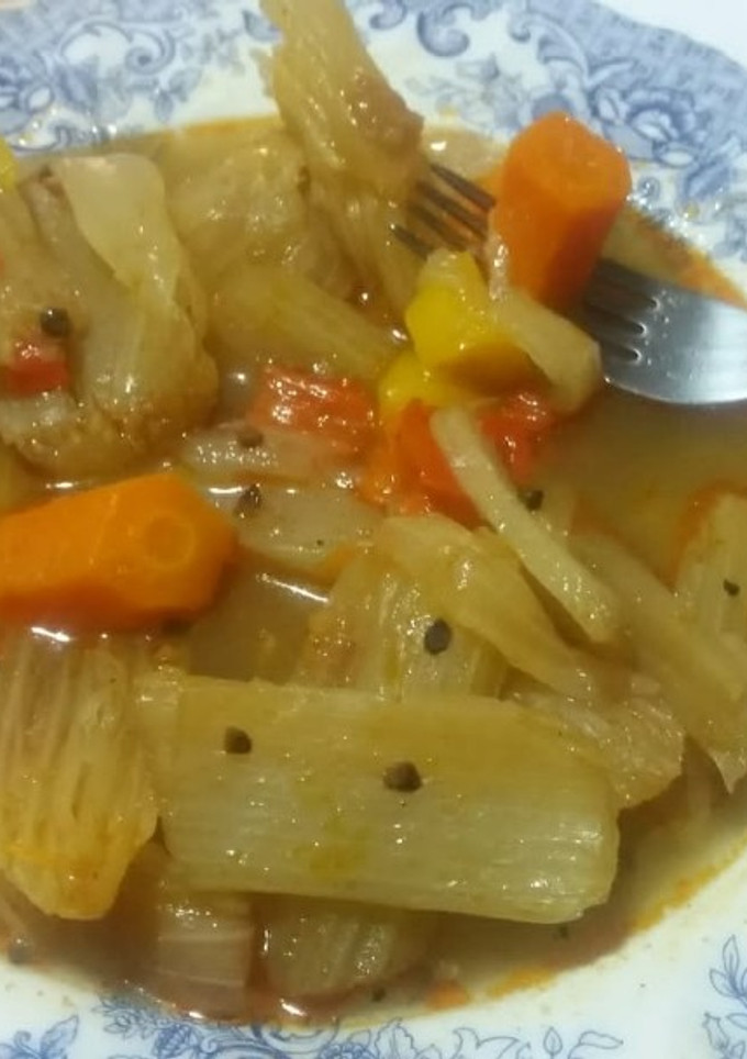 Una foto de Estofado de cardos con verduras 😋