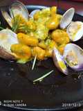 Gnocchi di curcuma,con crema di broccoli e vongole veraci