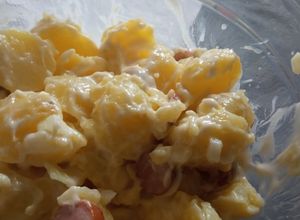 Una foto de Ensalada de patata y frankfurts
