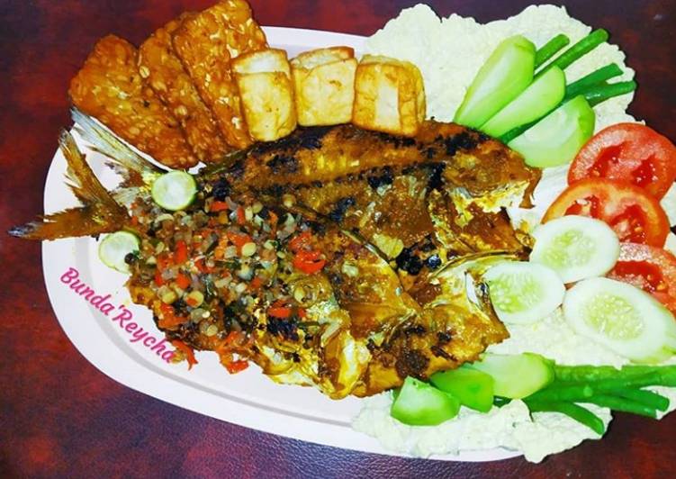 Langkah Mudah untuk Menyiapkan 🐟 Ikan Bakar Sambal Matah, Bikin Ngiler