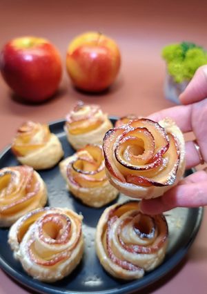 A picture of 🌹🍎 Easy Puff Pastry Apple Roses — Beautiful Dessert in Minutes.