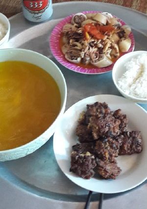 Hình của món Mực nhồi thịt sốt cà chua.