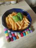 Pasta alla crema di pomodori e robiola