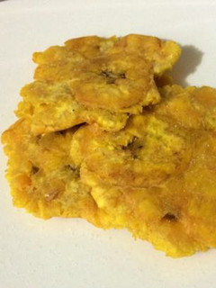 Una foto de Tostones de plátano verde