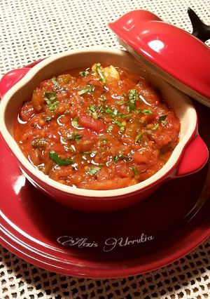 Una foto de Salsa casera de tomates, hecha en cazuela de barro