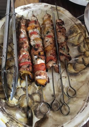 Une photo de Brochettes de poulet au poivron et fines herbes