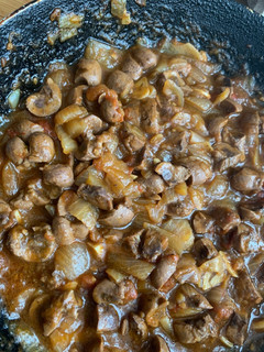 Una foto de Riñones encebollados