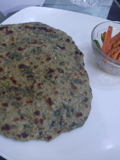 मेथी के पराठे(Methi ke parathe recipe in Hindi) रेसिपी मुख्य फोटो
