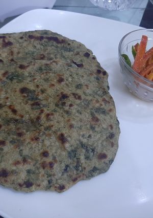 मेथी के पराठे(Methi ke parathe recipe in Hindi) रेसिपी मुख्य फोटो