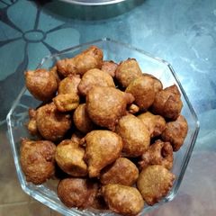 A picture of Meethey pakorey.