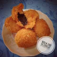 รูปของ Bola ubi isi coklat