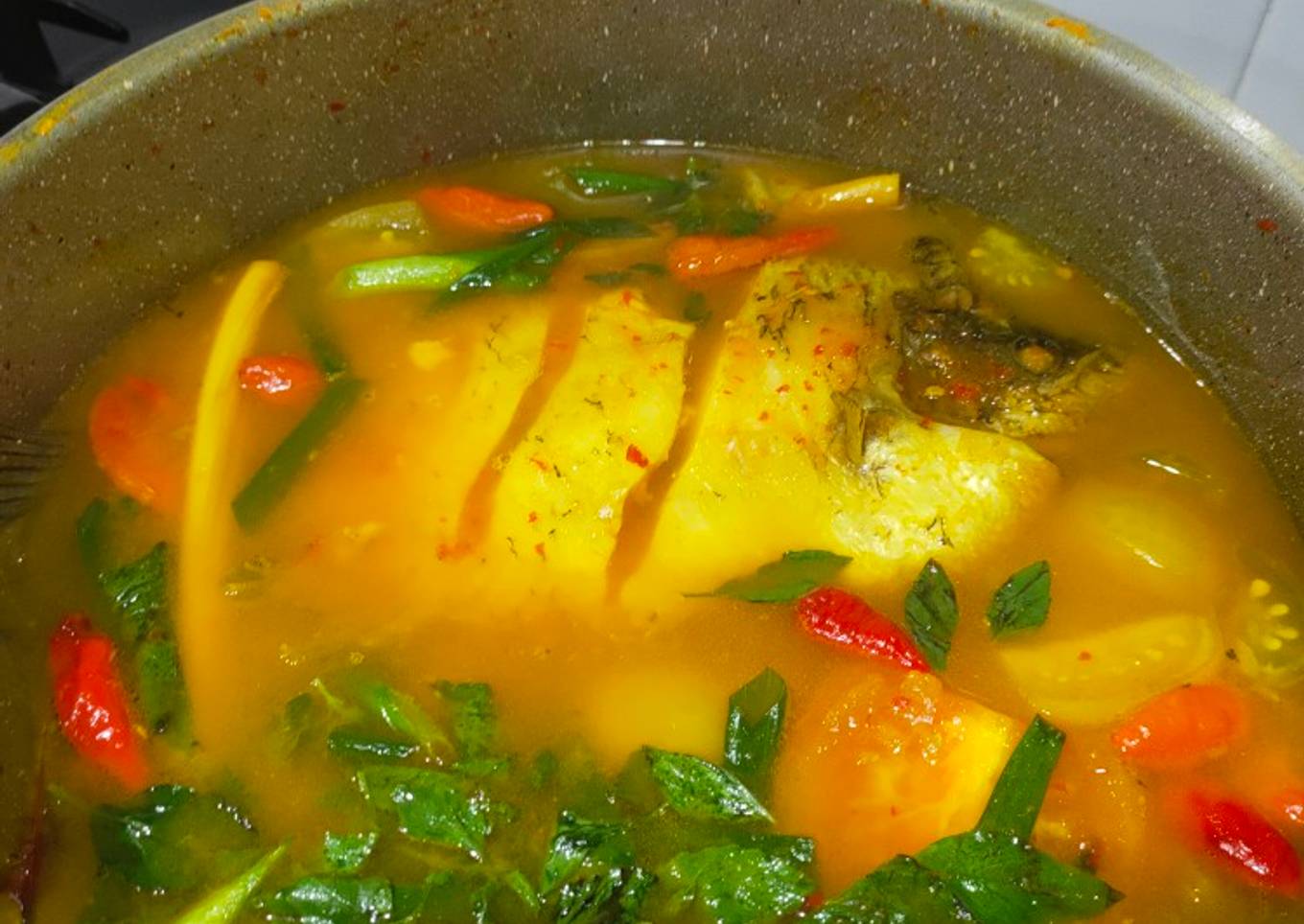 Sop gurame asam pedas