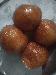 सूजी खोया मिक्स काला जामुन (Suji khoya mix kala jamun recipe in hindi) रेसिपी मुख्य फोटो
