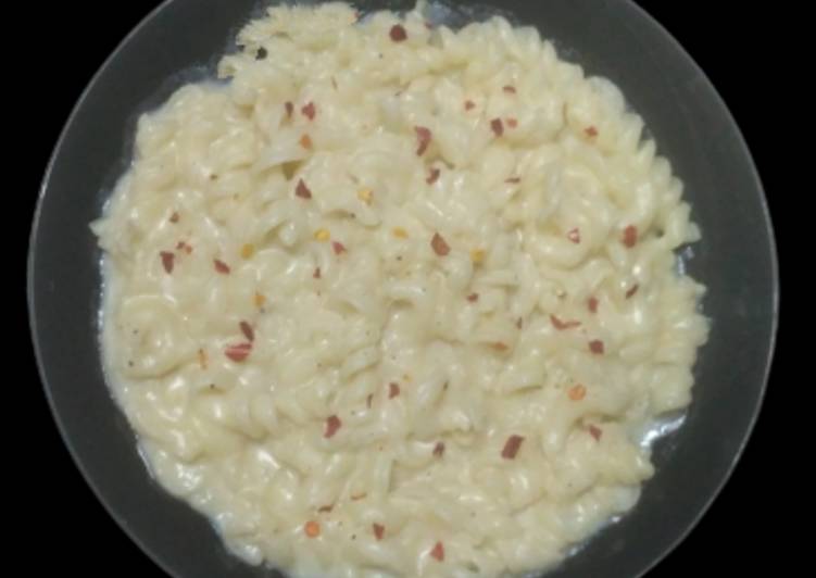 White sauce paste