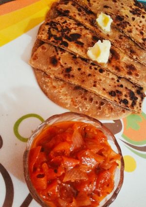 A picture of Aloo ka paratha.